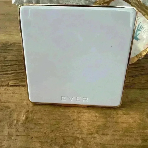 EVER Out The Door Cheek & Eye Palette ~ Bold & Brave ~ NEW in box! - Picture 6 of 8